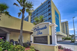Exterior - Partial Ocean Views: Daytona Beach Studio! (Daytona Beach)