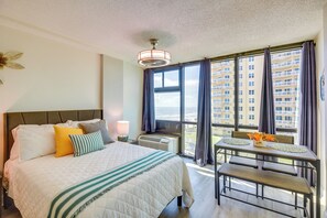 Desk, iron/ironing board, WiFi, bed sheets - Partial Ocean Views: Daytona Beach Studio! (Daytona Beach)