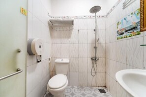 Shower, free toiletries, towels, soap