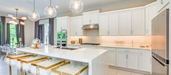 < 20 Mi to JAX Beach + Game Days: Upscale Retreat