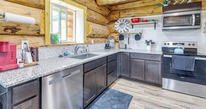 Explore Uintah Basin: 'Rustic Cliff' Retreat!