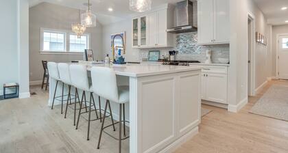 2 Mi to Public Beach Access! Cape Cod Family Home