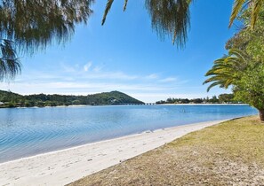 Beach - Beachside Getaway in Sunny Palm Beach (Gold Coast)