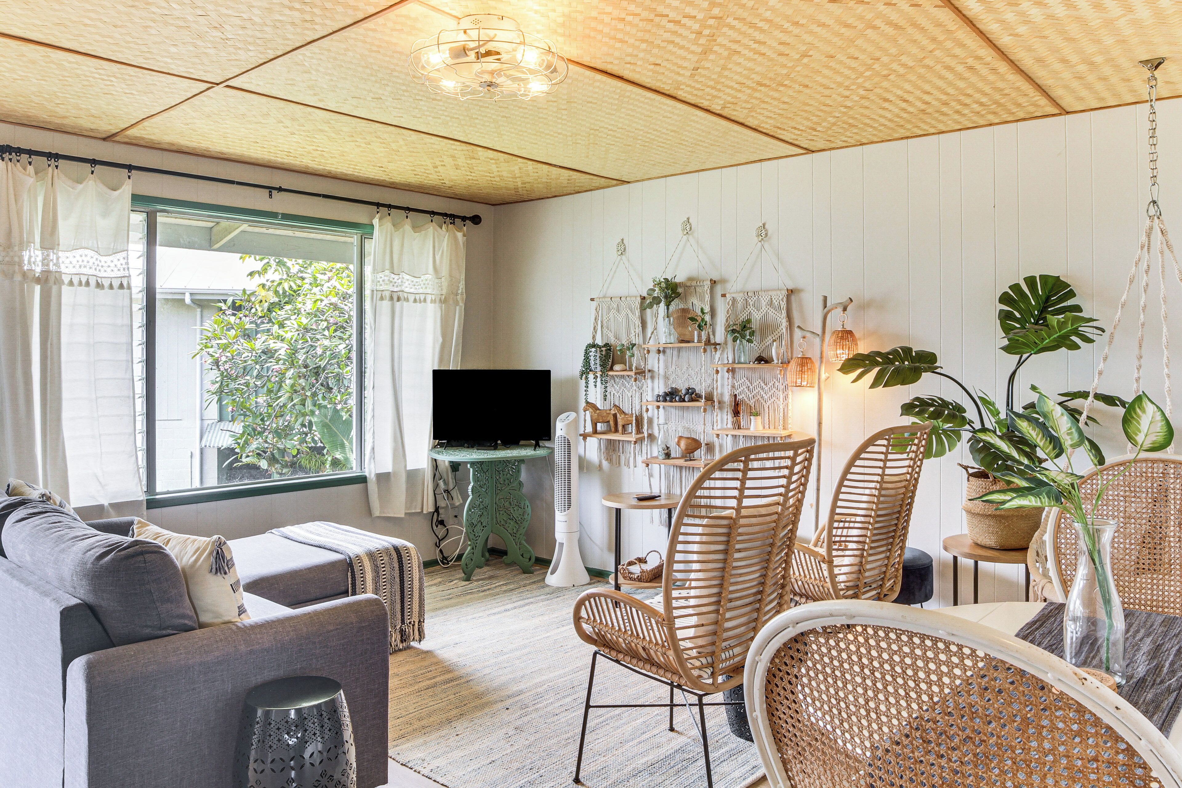 Walk To Dtwn Hilo! Tropical Getaway W/ Pool Access - Hilo, HI