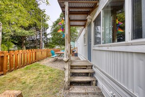 Terrace/patio - Cute Pet Friendly Home With Firepit (Rockaway Beach)