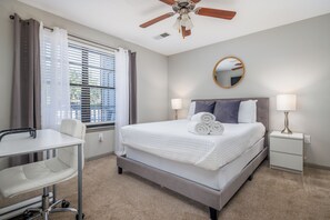 1 habitación, tabla de planchar con plancha, wifi y ropa de cama