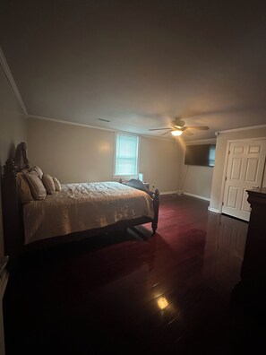 3 bedrooms, free WiFi, bed sheets