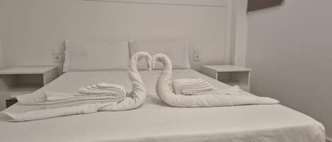 2 bedrooms, iron/ironing board, Internet