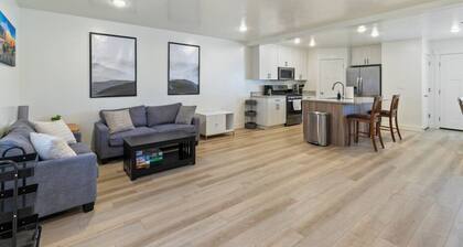 3BR Basecamp~Trails~Propane Grill & Pet Friendly