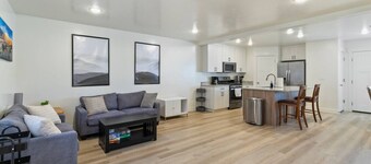 3BR Basecamp~Trails~Propane Grill & Pet Friendly