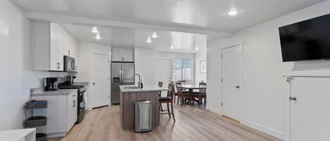 Fridge, cookware/dishes/utensils