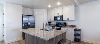 New 3BR Home|Trails Nearby|Pet Friendly|BBQ Grill