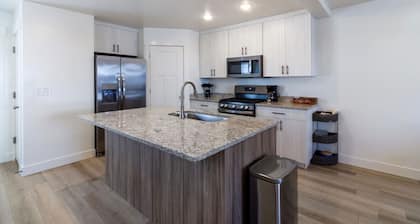 New 3BR Home|Trails Nearby|Pet Friendly|BBQ Grill