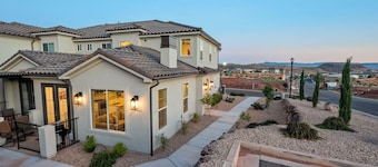 Heated Pool • Hot Tub • Pickleball • Near Zion