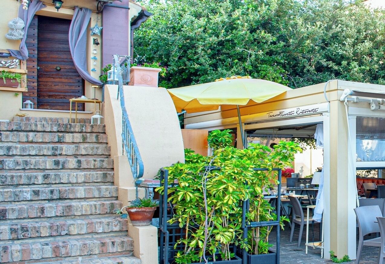 屋外ダイニングエリア