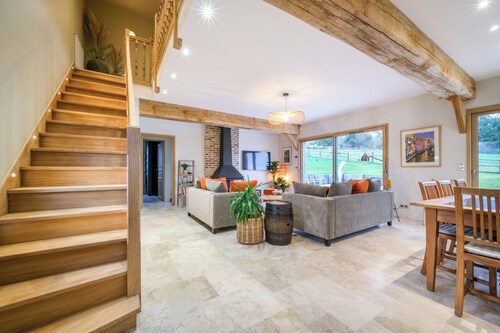 Beautiful, comfortable house 25 minutes from Deauville, with summer pool