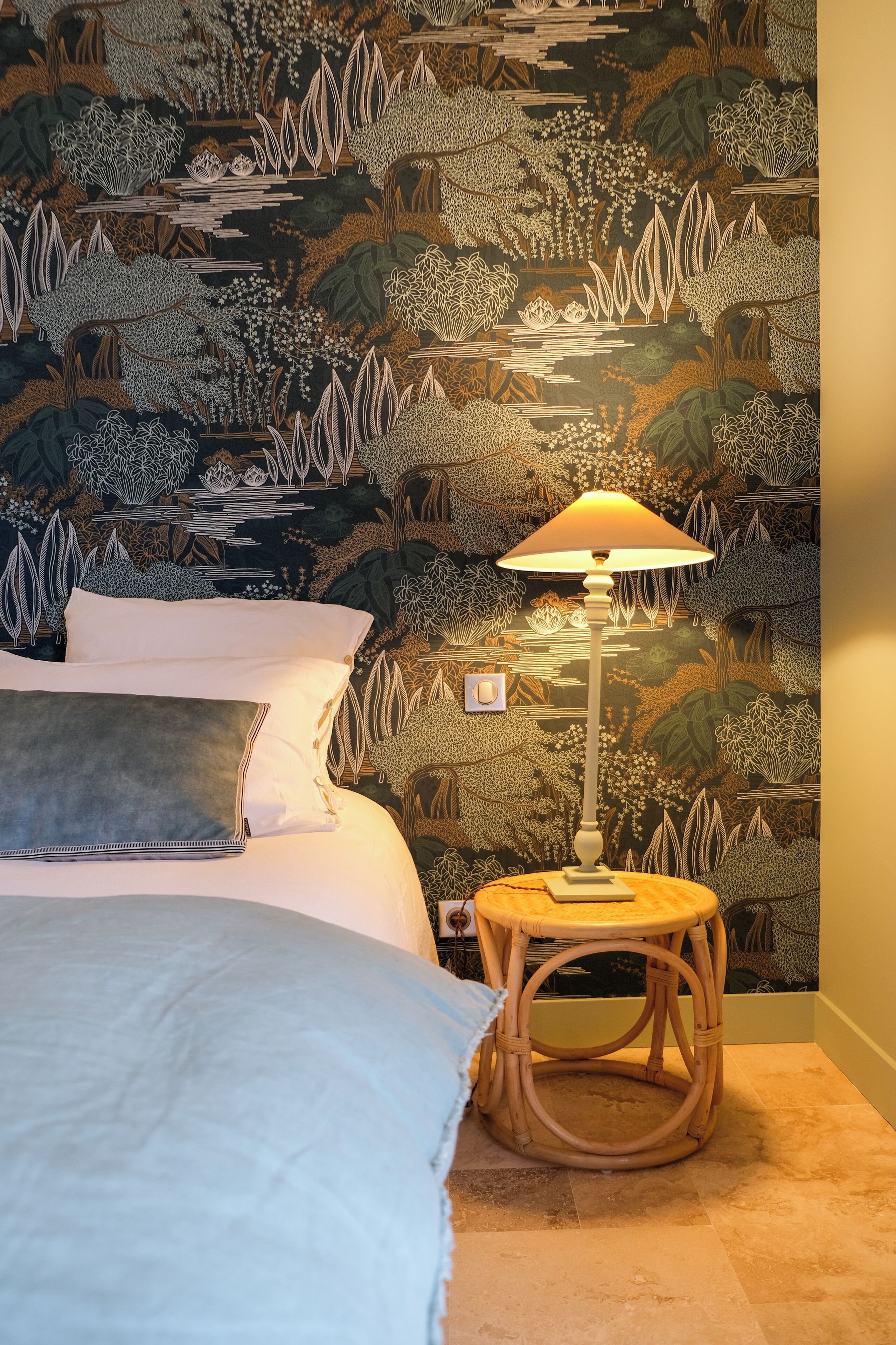 4 slaapkamers, een bureau, een strijkplank/strijkijzer, reisbedje