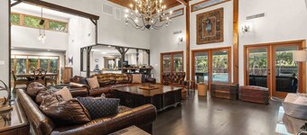 Sleeps 14~Pool~Games~Dog Friendly~Golf Course View