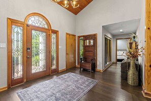 Interior - Sleeps 14~Pool~Games~Dog Friendly~Golf Course View (Temple Terrace)