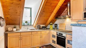Fridge, microwave, oven, coffee/tea maker