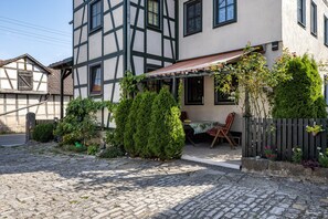 تناول الطعام بالخارج