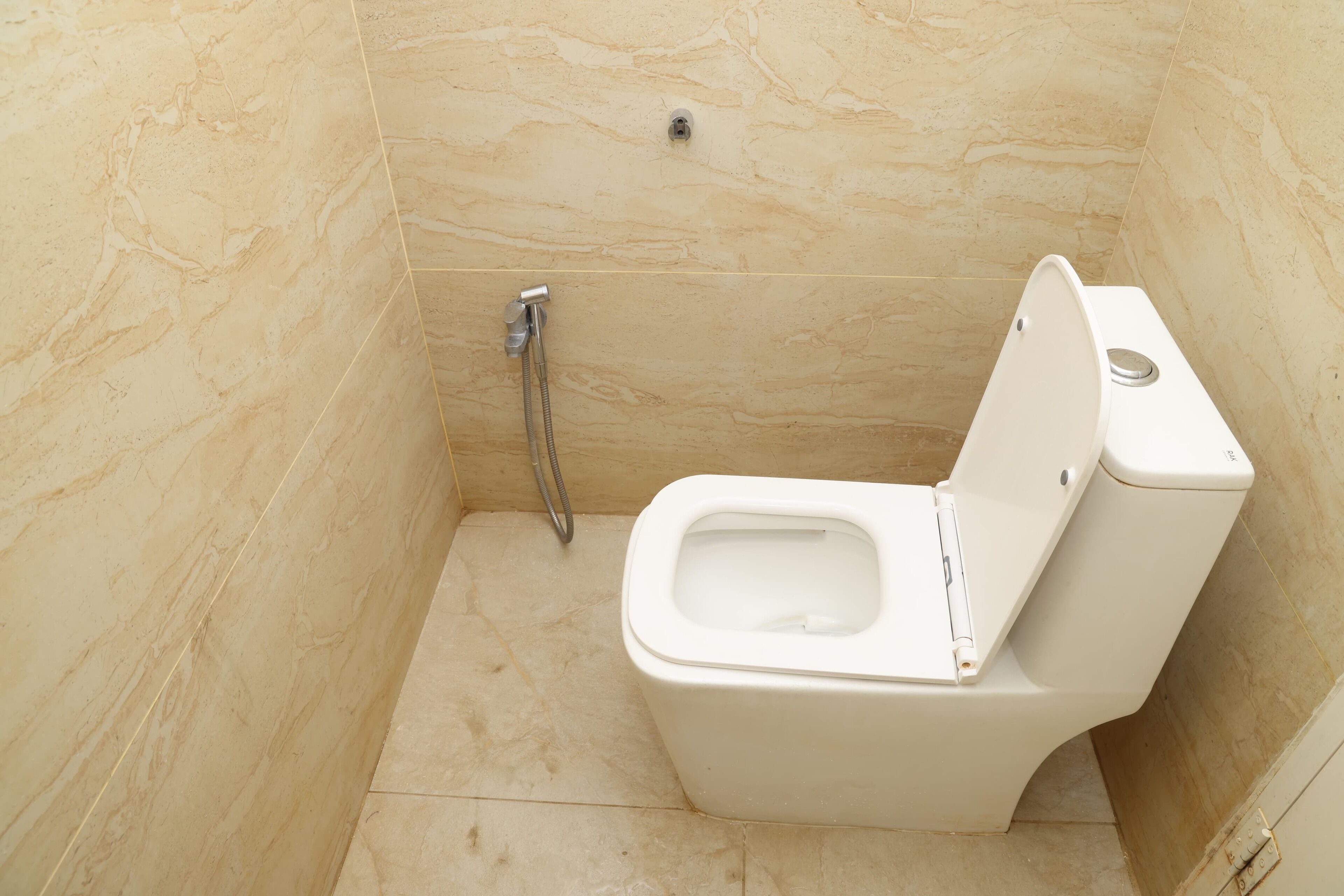 Ducha, cabezal de ducha tipo lluvia, toallas, jabón