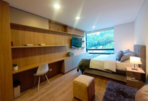 Executive Apartment | Blackout drapes, soundproofing, iron/ironing board, free WiFi