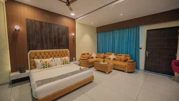 Deluxe Room, 1 Double Bed, Pool View