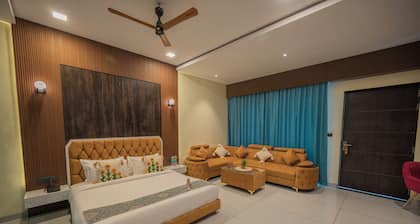 Clarks Collection Brahmas Resort