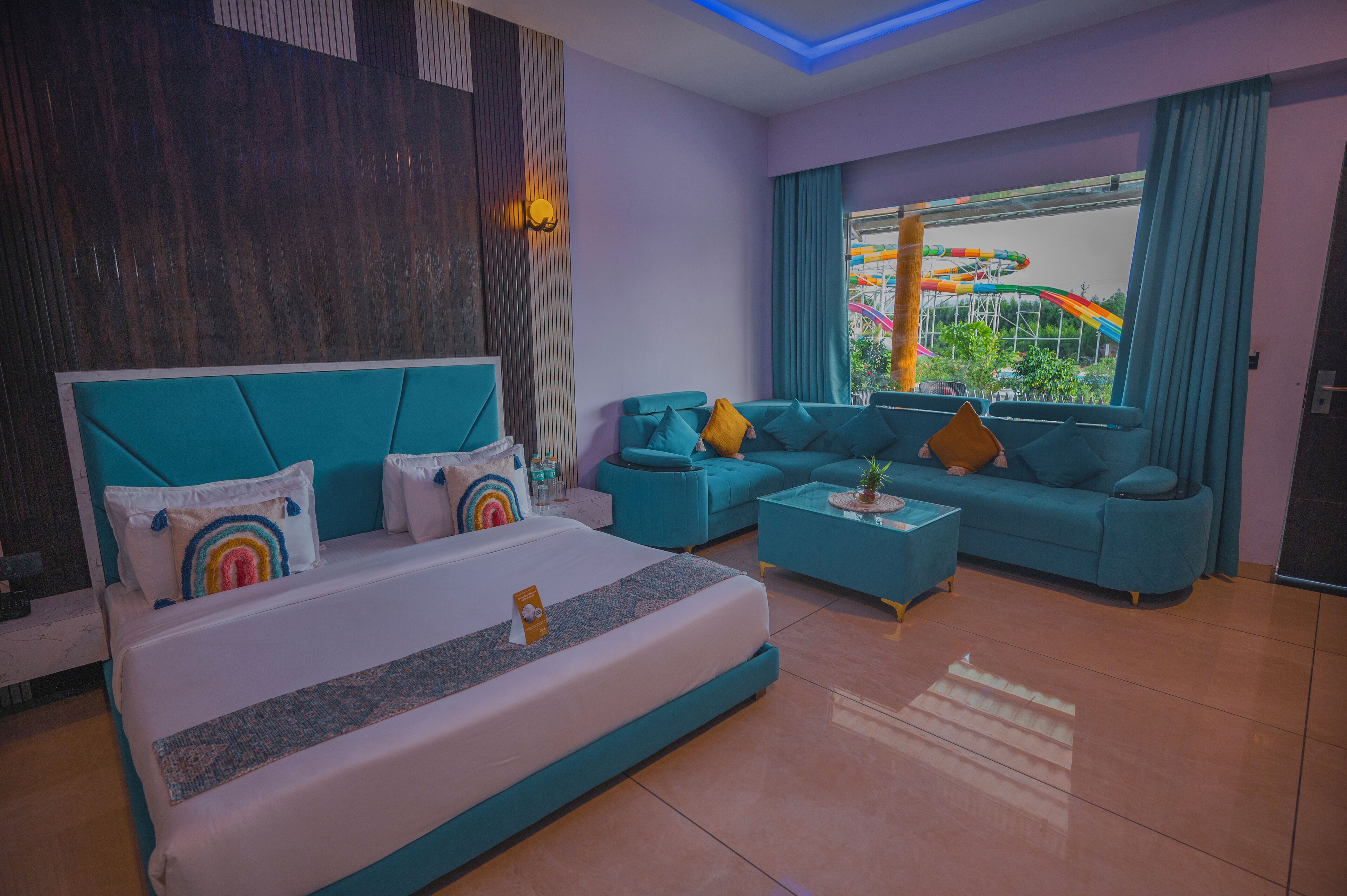 Premier Double Room, Pool View | Iron/ironing board, free WiFi