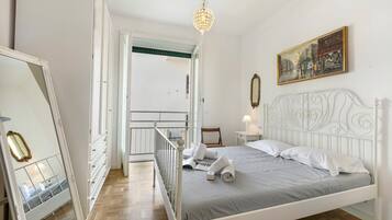 1 Schlafzimmer, BĂŒgeleisen/BĂŒgelbrett, BettwĂ€sche