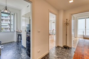 Familienapartment, Mehrere Schlafzimmer (Casa Irene Sanremo Centro Casino) | Innenbereich