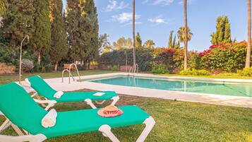 Appartement Familial, 1 chambre, four à micro-ondes (Mijas Golf 1-Bedr, Terrace & shared) | Piscine | Piscine extérieure (ouverte en saison)