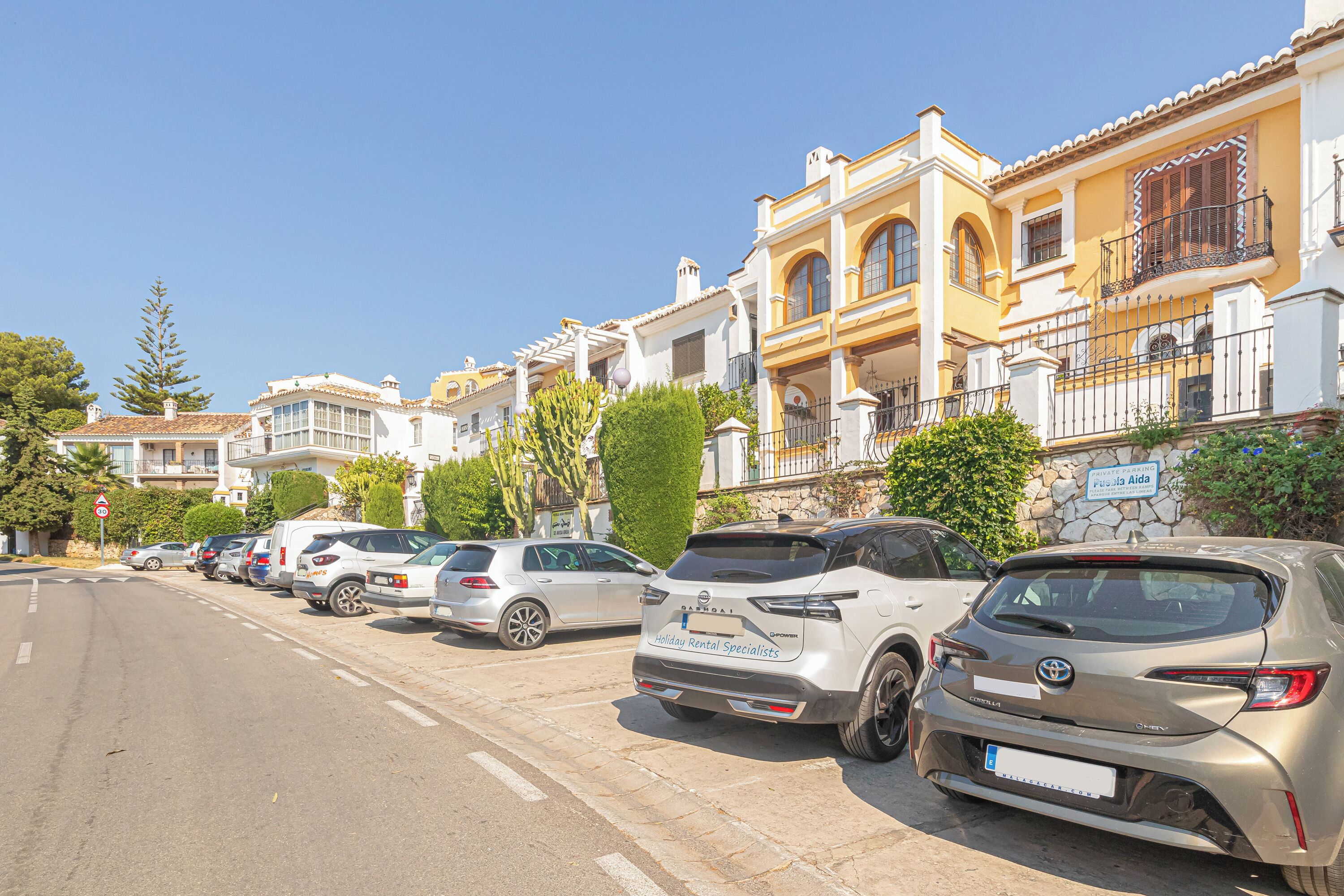 Apartamento familiar, varias habitaciones, junto a la montaña (Mijas Golf 1-Bedr, Terrace & shared) | Jardines del alojamiento