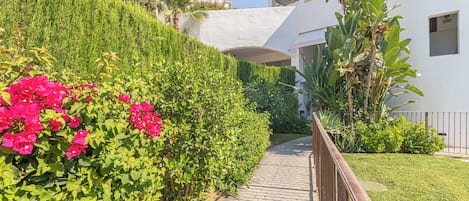 Familielejlighed - flere soveværelser - ved bjerg (Mijas Golf 1-Bedr, Terrace & shared) | Overnatningsstedets område