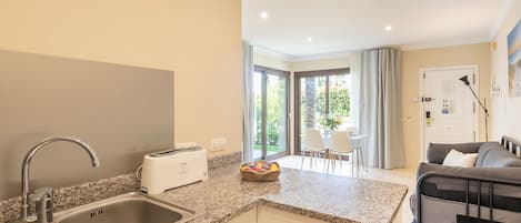 Family Apartment, Multiple Bedrooms, Mountainside (Mijas Golf 1-Bedr, Terrace & shared) | Interior