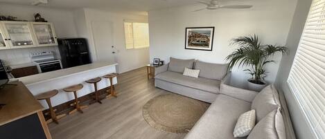 Apartment, 2 Schlafzimmer, Balkon, am Strand | Wohnbereich