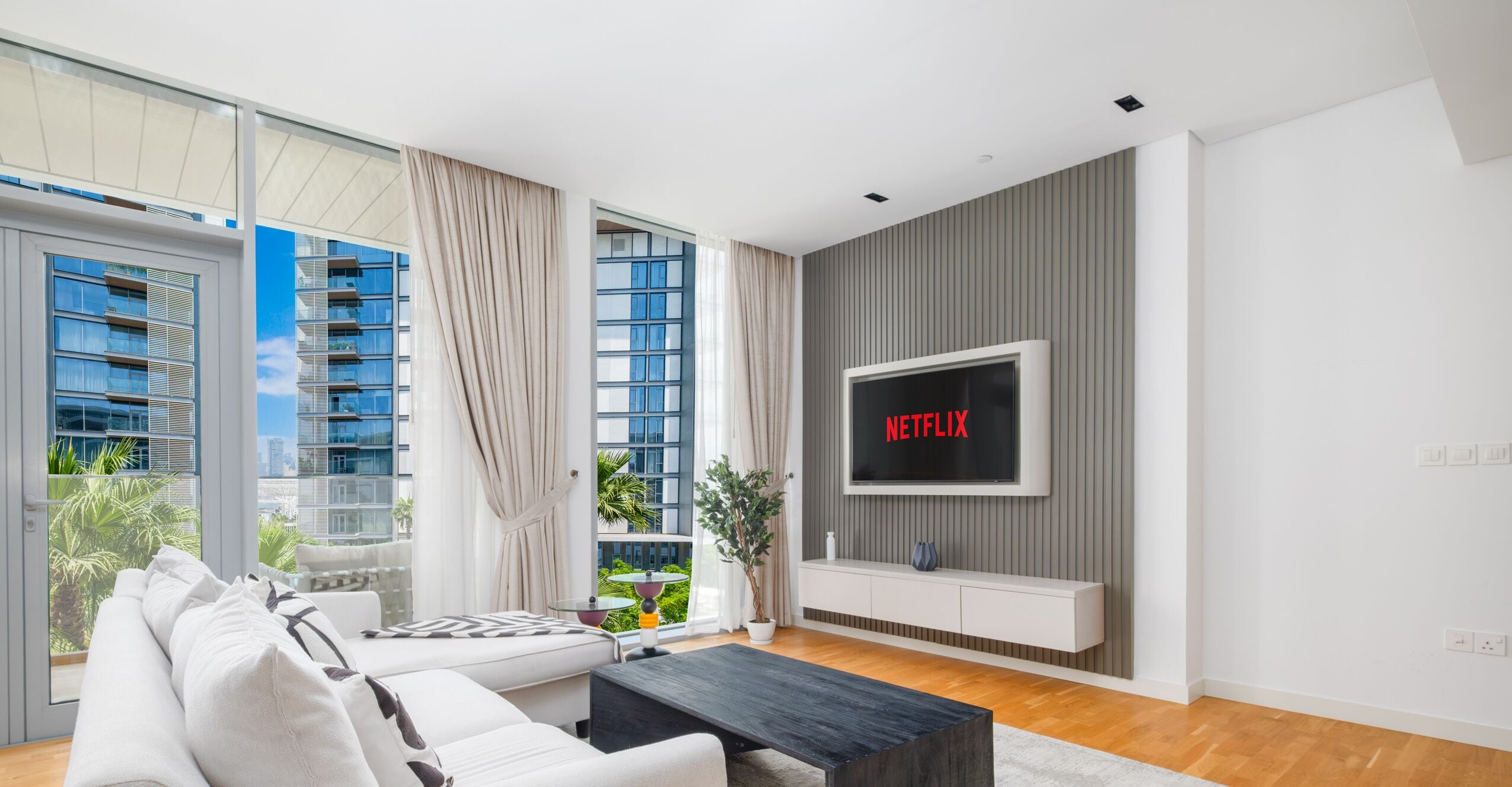 อพาร์ทเมนท์, ระเบียง, เห็นวิวทะเลบางส่วน | บริเวณนั่งเล่น