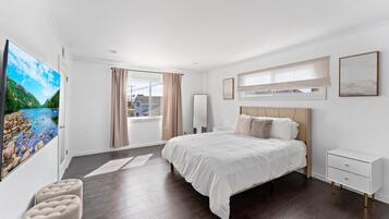 5 bedrooms, iron/ironing board, WiFi, bed sheets