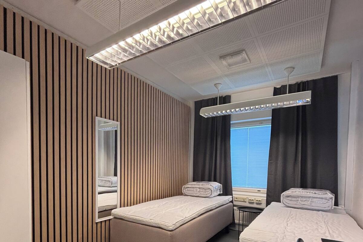Standard Double Room | Desk, laptop workspace, blackout drapes, soundproofing