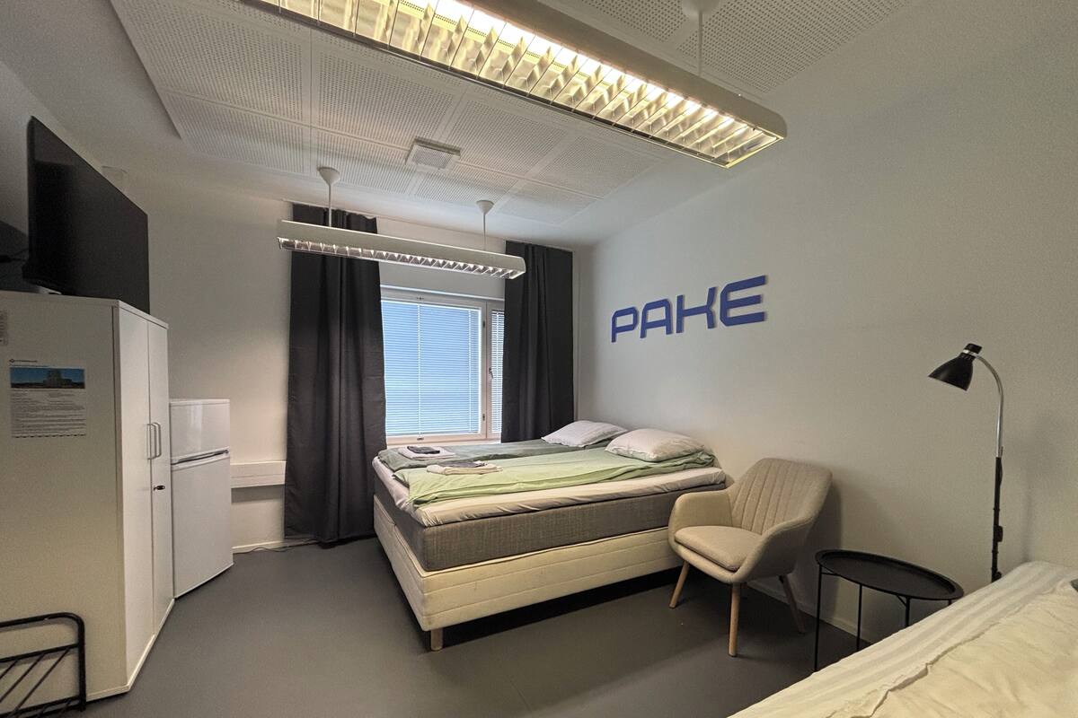 Standard Triple Room | Desk, laptop workspace, blackout drapes, soundproofing