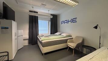 Standard trippelrum | Skrivbord, arbetsyta för laptop, mörkläggningsgardiner och ljudisolering