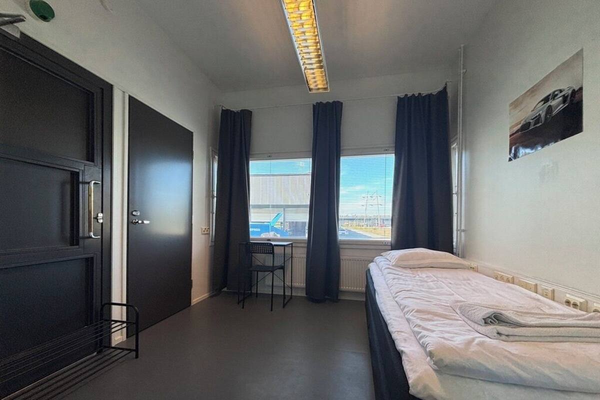 Standard Single Room | Desk, laptop workspace, blackout drapes, soundproofing