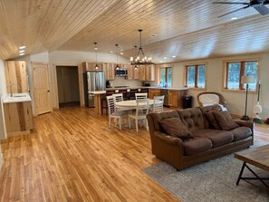 Smart TV, fireplace, DVD player, books