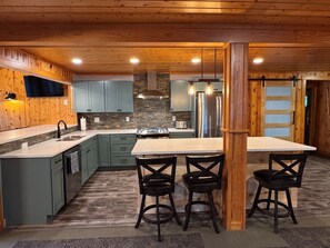 Fridge, microwave, dishwasher, coffee/tea maker