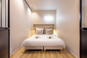 2 bedrooms, iron/ironing board, Internet, bed sheets