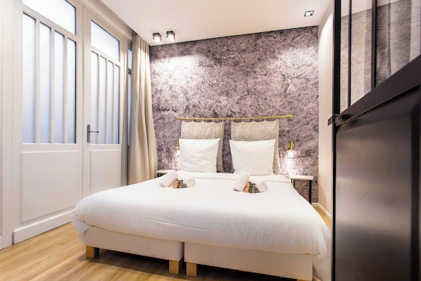 2 bedrooms, iron/ironing board, Internet, bed sheets