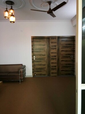 32-Zoll-Flachbildfernseher mit Kabelempfang