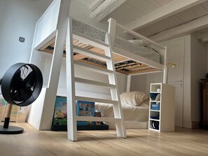 2 bedrooms, iron/ironing board, WiFi, bed sheets - Village house Ampus (Ampus)