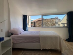 2 chambres, fer et planche Ă repasser, Wi-Fi, literie fournie